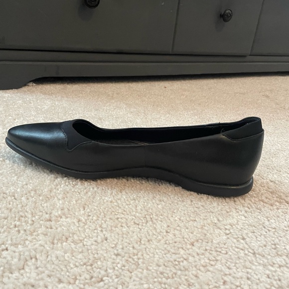 Cold Haan black flats, size 6.5 - Picture 4 of 4